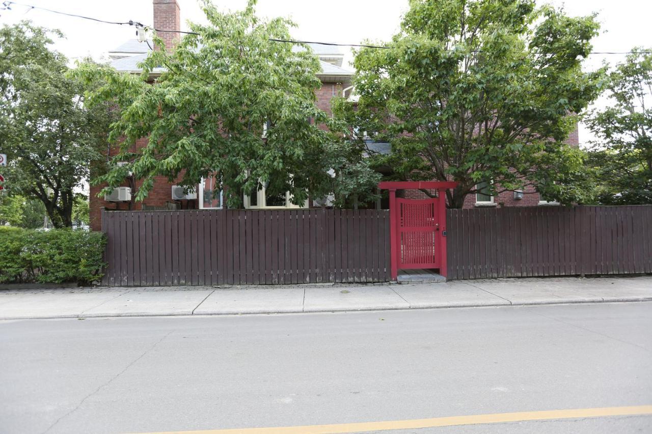Phoebe Wang Toronto Exterior photo
